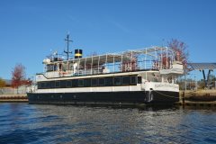 Thumbnail Image for Hamilton Harbour Queen oncontextmenu=