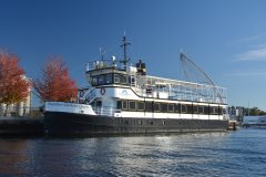 Thumbnail Image for Hamilton Harbour Queen oncontextmenu=